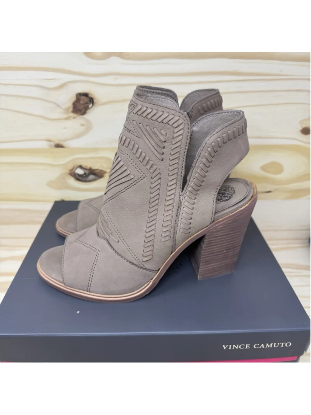 Vince Camuto vince camuto